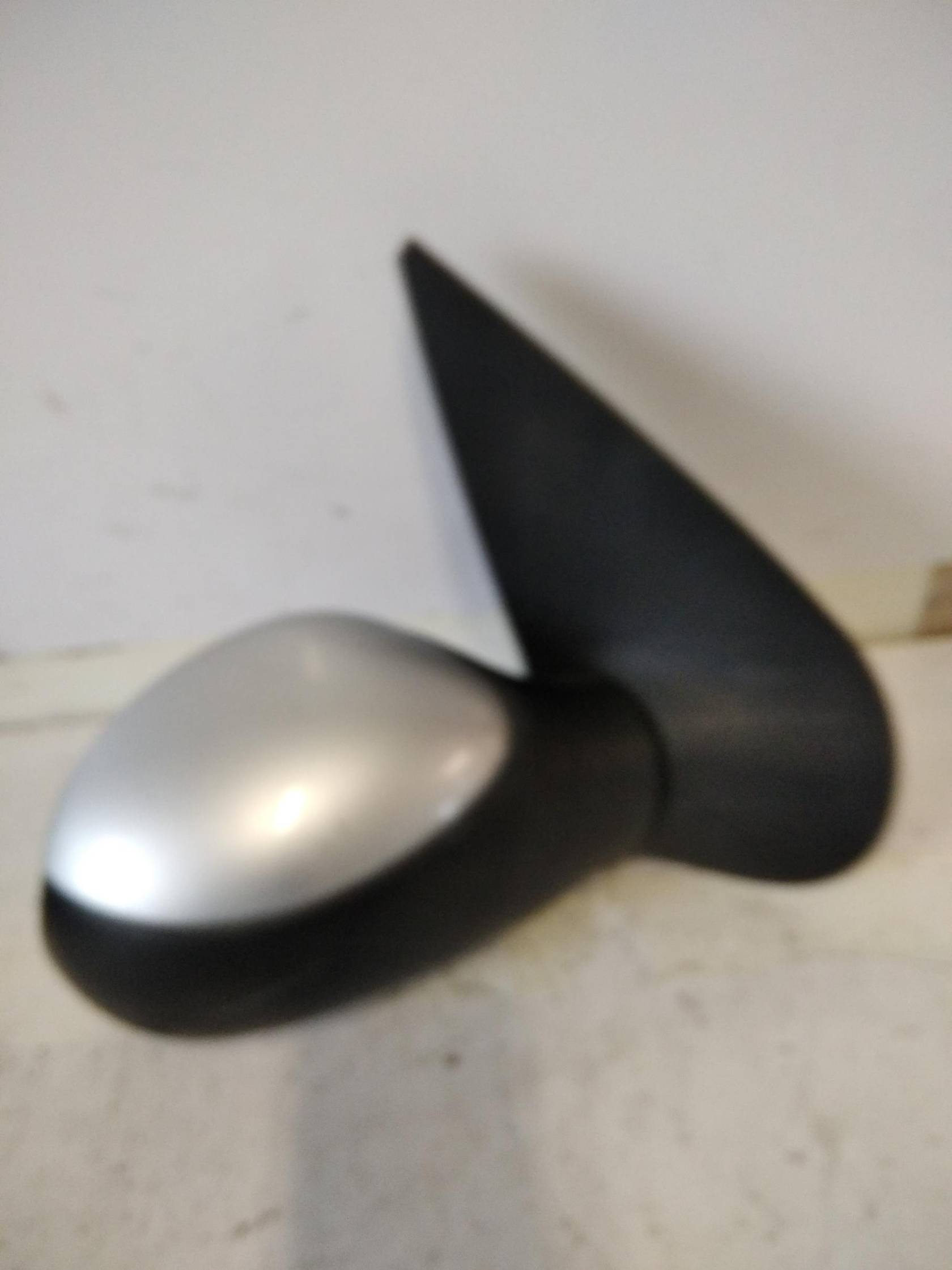 Retrovisore est. dx.